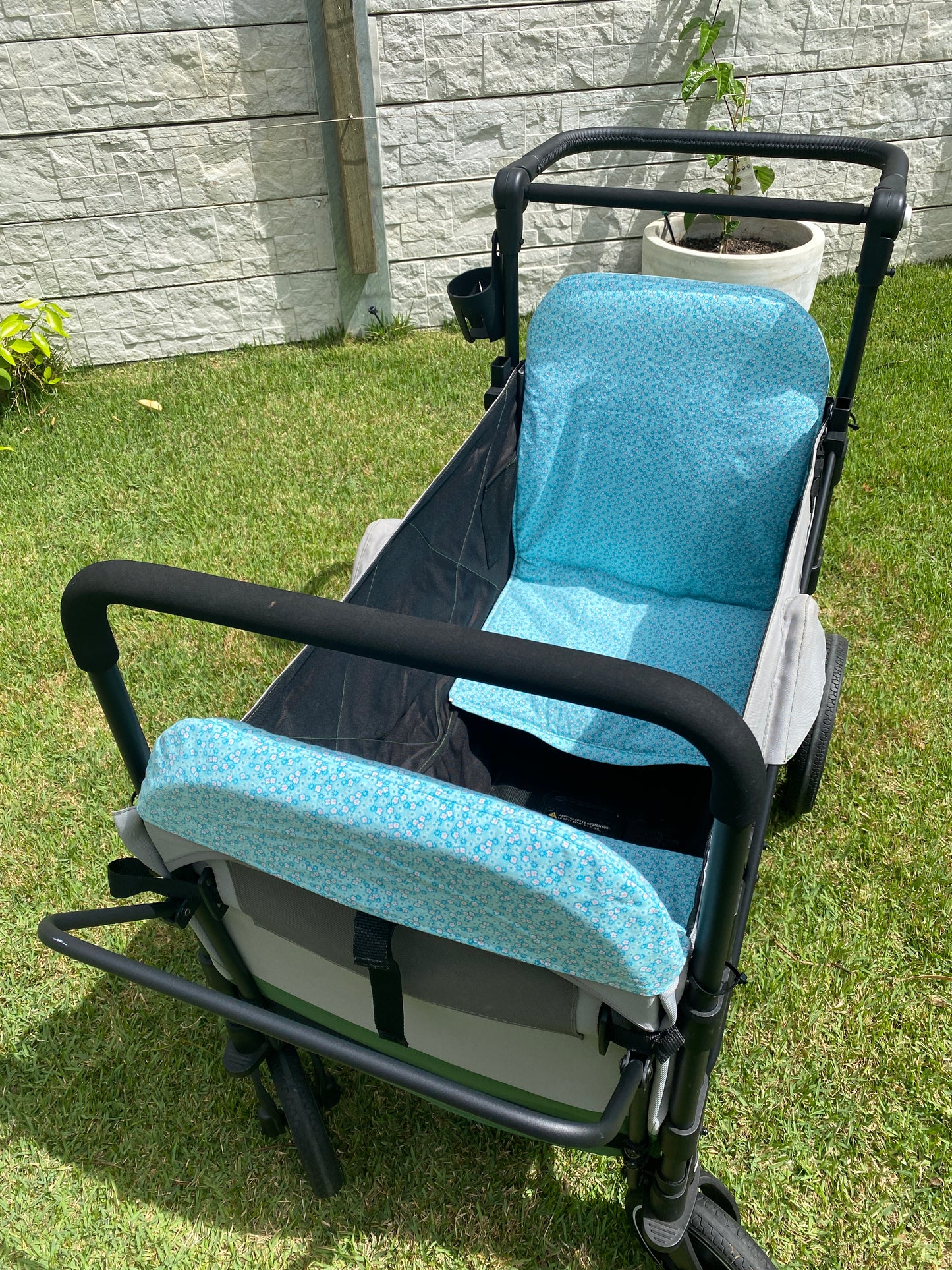 Larktale 2 Seater - Caravan - Old Model